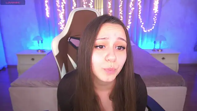 Snapshot of TinyNatalie chatting on 03/30/26, 01:23 TinyNatalie online show from 03/30/26, 01:23