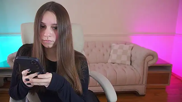 Snapshot of TinyNatalie chatting on 04/01/26, 02:14 TinyNatalie online show from 04/01/26, 02:14