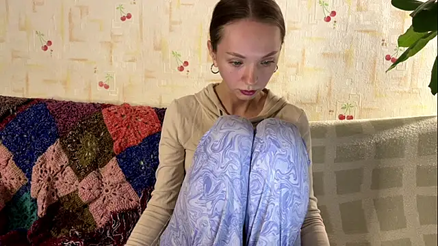 Snapshot of PaulaTisch chatting on 12/15/25, 04:11 PaulaTisch online show from 12/15/25, 04:11