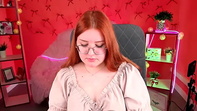 Snapshot of StaceyJensen chatting on 12/02/25, 09:25 StaceyJensen online show from 12/02/25, 09:25