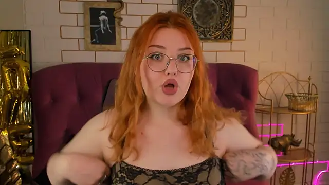 Snapshot of StaceyJensen chatting on 03/07/26, 01:30 StaceyJensen online show from 03/07/26, 01:30