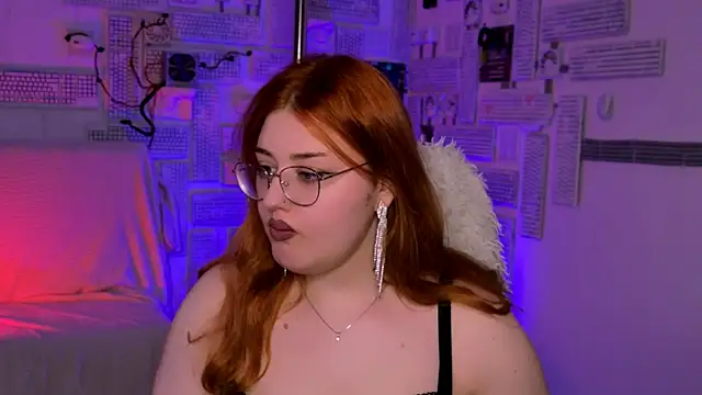 Snapshot of StaceyJensen chatting on 04/07/26, 12:16 StaceyJensen online show from 04/07/26, 12:16