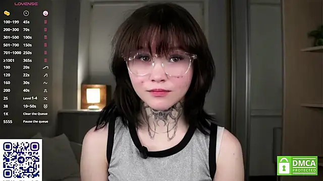 Snapshot of CaroleMyers chatting on 12/05/25, 06:15 CaroleMyers online show from 12/05/25, 06:15