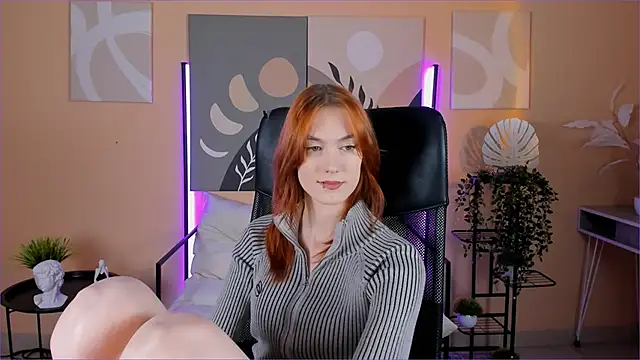 Snapshot of SierraHarper chatting on 12/13/25, 07:53 SierraHarper online show from 12/13/25, 07:53