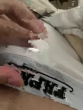 Snapshot of boyyyy2k1 chatting on 11/24/25, 05:40 boyyyy2k1 online show from 11/24/25, 05:40