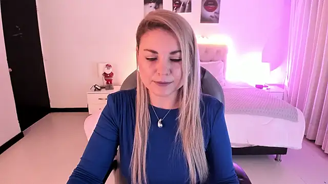 Snapshot of Violeta_Hotter chatting on 11/28/25, 11:02 Violeta Hotter online show from 11/28/25, 11:02