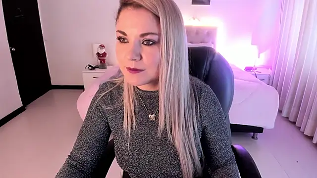 Snapshot of Violeta_Hotter chatting on 11/29/25, 11:13 Violeta Hotter online show from 11/29/25, 11:13