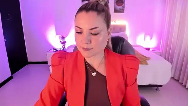 Snapshot of Violeta_Hotter chatting on 12/05/25, 11:19 Violeta Hotter online show from 12/05/25, 11:19