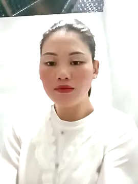 lynae-0 online show from 12/04/25, 08:34