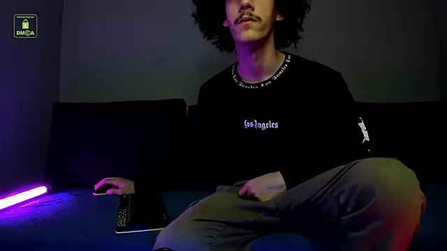 Snapshot of Dilan_Wolfe chatting on 12/19/25, 05:20 Dilan Wolfe online show from 12/19/25, 05:20