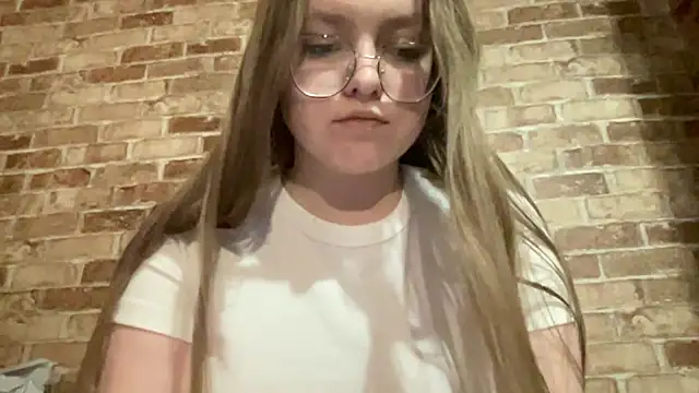 Snapshot of Blair_Reid chatting on 11/29/25, 04:32 Blair Reid online show from 11/29/25, 04:32