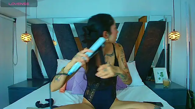 Snapshot of princess_deimos__ chatting on 11/25/25, 12:54 princess deimos online show from 11/25/25, 12:54