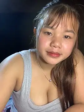 Snapshot of Sug04 chatting on 12/16/25, 01:05 Sug04 online show from 12/16/25, 01:05