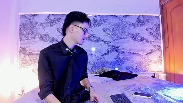 Snapshot of Im_Dayros chatting on 11/30/25, 07:07 Im Dayros online show from 11/30/25, 07:07