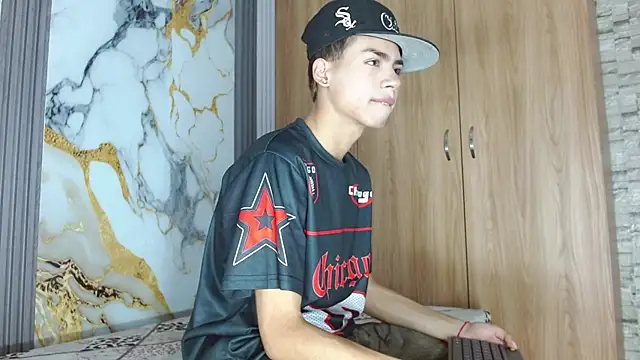 maverickhotson303av online show from 11/24/25, 08:41