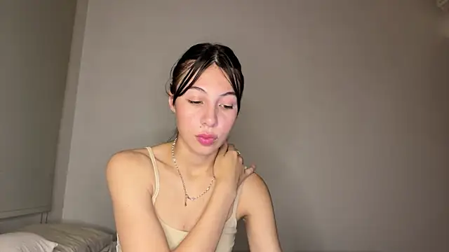 Snapshot of heyitsmia chatting on 11/29/25, 12:57 heyitsmia online show from 11/29/25, 12:57