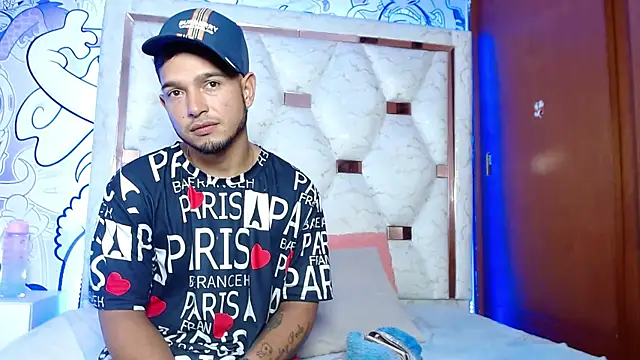 Snapshot of Couple_wildd_ chatting on 12/01/25, 08:14 Couple wildd online show from 12/01/25, 08:14