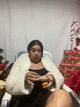 Snapshot of Ambar85 chatting on 12/04/25, 10:51 Ambar85 online show from 12/04/25, 10:51