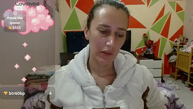 Snapshot of CASSANDRA_BROWN chatting on 12/15/25, 06:01 CASSANDRA BROWN online show from 12/15/25, 06:01