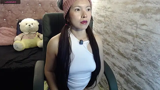 Snapshot of Cloe16_ chatting on 12/03/25, 03:03 Cloe16 online show from 12/03/25, 03:03