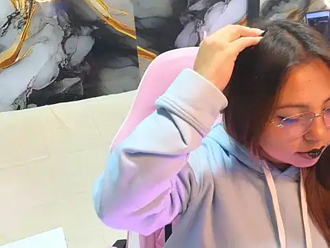 Snapshot of SHIZUKA_WET chatting on 11/27/25, 03:19 SHIZUKA WET online show from 11/27/25, 03:19