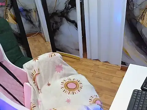 Snapshot of SHIZUKA_WET chatting on 12/05/25, 03:15 SHIZUKA WET online show from 12/05/25, 03:15