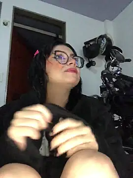 Snapshot of Miharu_ chatting on 12/04/25, 09:56 Miharu online show from 12/04/25, 09:56