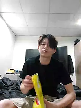 Snapshot of twtung_tung chatting on 11/27/25, 05:15 twtung tung online show from 11/27/25, 05:15