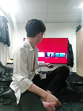 Snapshot of twtung_tung chatting on 11/30/25, 04:33 twtung tung online show from 11/30/25, 04:33