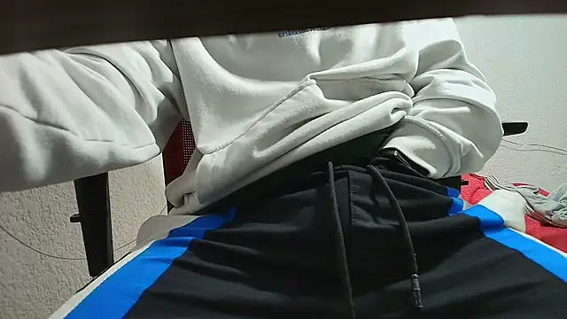 Snapshot of Daisuke_01 chatting on 11/28/25, 09:28 Daisuke 01 online show from 11/28/25, 09:28