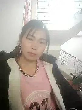 Snapshot of meganmeo chatting on 11/23/25, 02:55 meganmeo online show from 11/23/25, 02:55