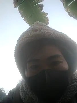 Snapshot of meganmeo chatting on 11/27/25, 11:40 meganmeo online show from 11/27/25, 11:40