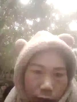 Snapshot of meganmeo chatting on 12/05/25, 12:19 meganmeo online show from 12/05/25, 12:19