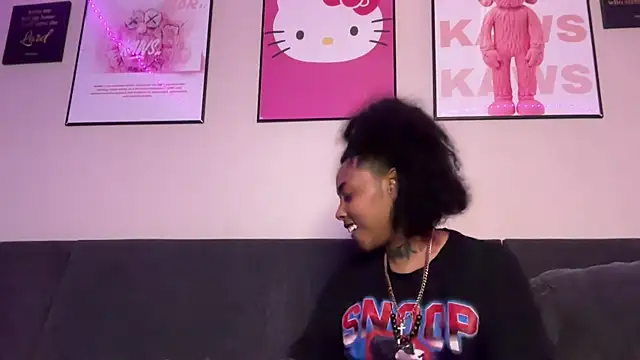 Snapshot of seductivefreak7 chatting on 12/01/25, 05:01 seductivefreak7 online show from 12/01/25, 05:01