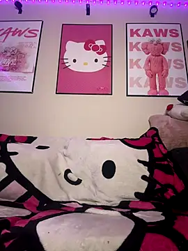 Snapshot of seductivefreak7 chatting on 12/16/25, 04:17 seductivefreak7 online show from 12/16/25, 04:17