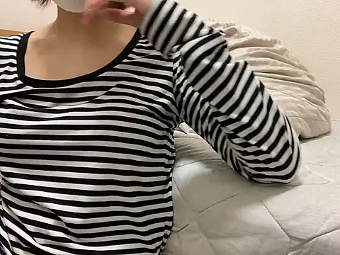 Snapshot of Omame_no_Yuwaku chatting on 07/13/26, 11:46 Omame no Yuwaku online show from 07/13/26, 11:46