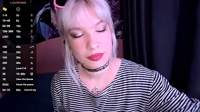 Snapshot of LolaDollyMur chatting on 11/23/25, 08:08 LolaDollyMur online show from 11/23/25, 08:08