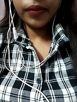 simmi02 online show from 11/23/25, 09:03