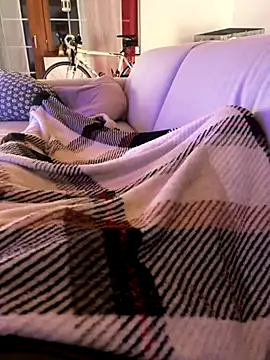 Snapshot of nightbound99 chatting on 12/13/25, 10:15 nightbound99 online show from 12/13/25, 10:15