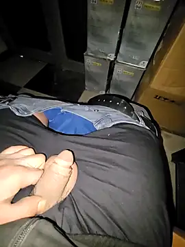 Snapshot of RuiningAnnals chatting on 11/26/25, 10:00 RuiningAnnals online show from 11/26/25, 10:00