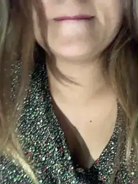 Snapshot of hotladki5 chatting on 12/05/25, 11:19 hotladki5 online show from 12/05/25, 11:19