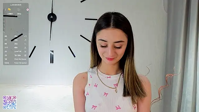 Snapshot of MableHort chatting on 12/02/25, 04:07 MableHort online show from 12/02/25, 04:07