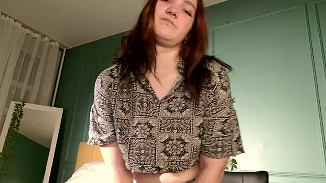 Snapshot of softy_focus chatting on 11/27/25, 01:57 softy focus online show from 11/27/25, 01:57