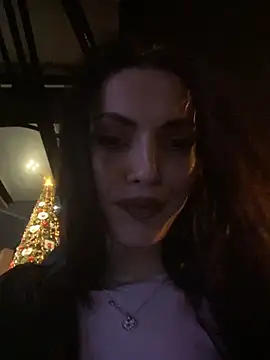 Snapshot of Scarlette_Star_ chatting on 12/13/25, 07:53 Scarlette Star online show from 12/13/25, 07:53