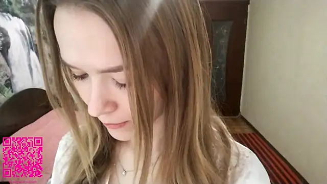 Snapshot of Anie_best chatting on 12/17/25, 10:21 Anie best online show from 12/17/25, 10:21