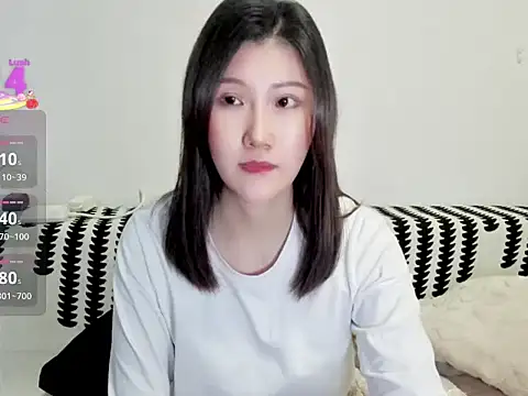 Snapshot of YINGZI-2025 chatting on 12/15/25, 09:46 YINGZI-2025 online show from 12/15/25, 09:46