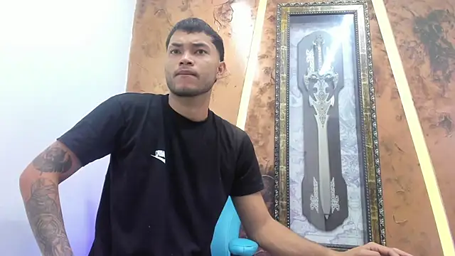 hot guy sweet online show from 12/14/25, 03:45