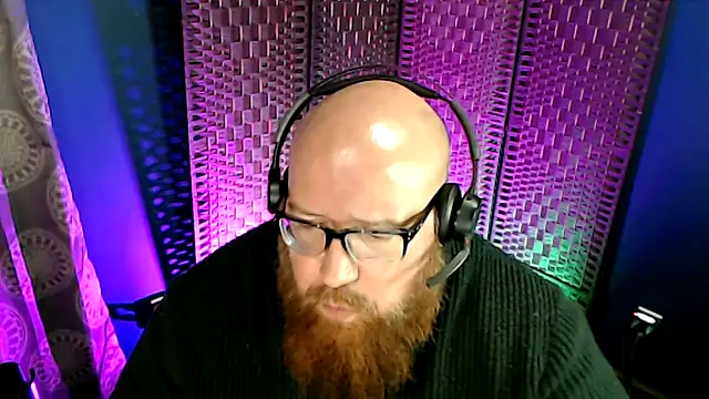 Snapshot of BigBearforCuddles chatting on 11/24/25, 10:42 BigBearforCuddles online show from 11/24/25, 10:42