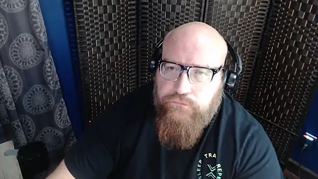Snapshot of BigBearforCuddles chatting on 02/08/26, 02:26 BigBearforCuddles online show from 02/08/26, 02:26