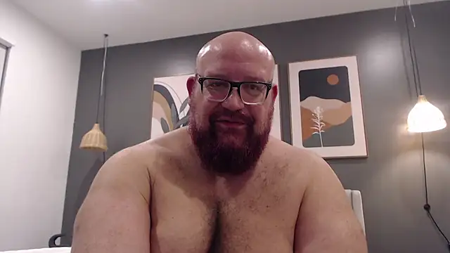 Snapshot of BigBearforCuddles chatting on 04/16/26, 02:45 BigBearforCuddles online show from 04/16/26, 02:45